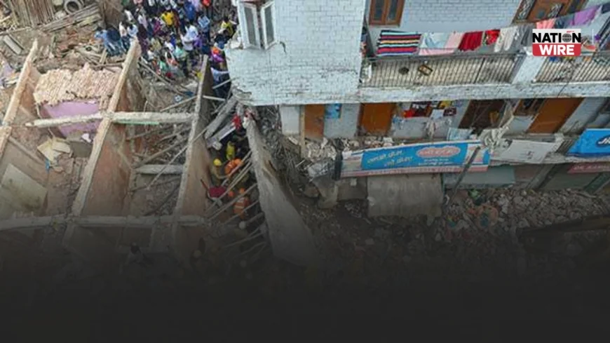 Delhi Building Hadsa : चार मंजिला इमारत भरभरा कर गिरी, 8 लोगों को मलबे से निकाला गया, रेस्क्यू ऑपरेशन जारी